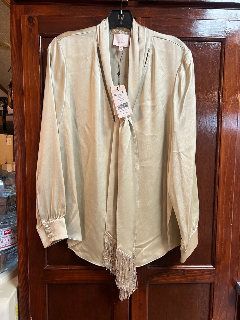 Women’s size XL brand is CINQ A SEPT Frannie top plaster color